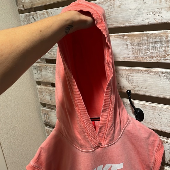 🔥🔥 (3/$20) 
Nike Muscle Tank w/ Hoodie in a beautiful Peachy Color - Picture 2 of 3